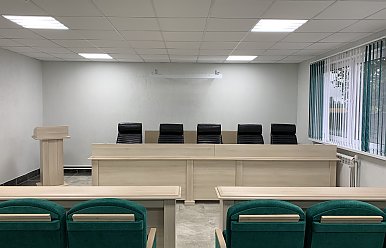 Стол для переговоров: как сделать совещания удобными, а видеоконференции — эффективными